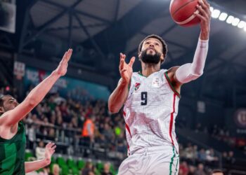 Karşıyaka, Yalovaspor’u evinde farklı geçti!