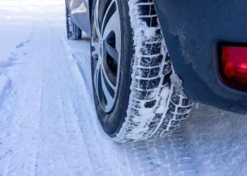 Özel araçlara kış lastiği zorunlu oluyor