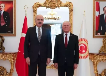 TBMM Başkanı Kurtulmuş, KKTC Cumhuriyet Meclisi Eski Başkanı Töre ile bir araya geldi