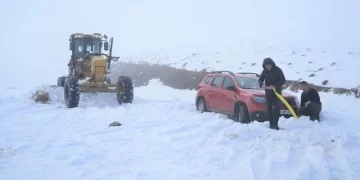 Muş’ta, karda mahsur kalan 2 vatandaş kurtarıldı!