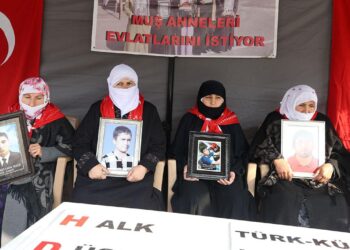 Muşlu annelerin evlat nöbeti kararlılıkla sürüyor!