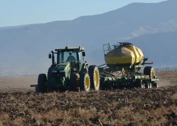 Muşlu çiftçiler güzlük buğday ekimine başladı!