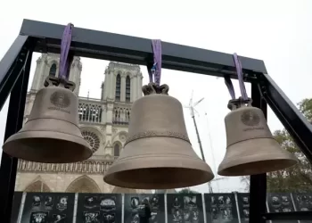 2019’daki yangından sonra Notre Dame’ın çanları ilk kez çaldı