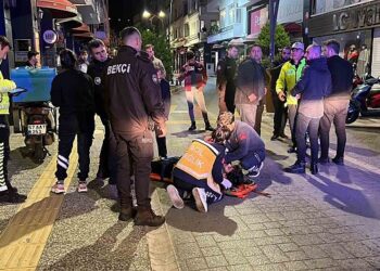 Sinop’ta, motosiklet otomobile çarptı: 1 yaralı