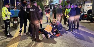 Sinop’ta, motosiklet otomobile çarptı: 1 yaralı