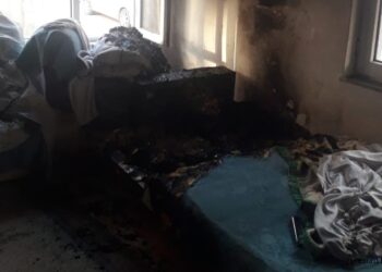 Sinop’ta, prizde bırakılan şarj aleti evi yaktı!