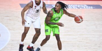 TOFAŞ, Manisa Basket’i son topta devirdi!