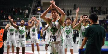 TOFAŞ, AEK’ya 32 sayı fark attı!