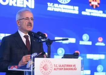 Ankara-İzmir YHT İle Seyahat 3,5 Saat Sürecek