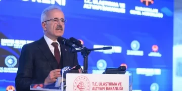 Ankara-İzmir YHT İle Seyahat 3,5 Saat Sürecek