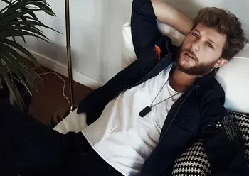 ‘Rota Yeniden Oluşturuldu’ Müzikalinin Oyuncusu Mehmet Aykaç Kimdir?