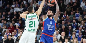 Anadolu Efes, Panathinaikos’u farklı devirdi!