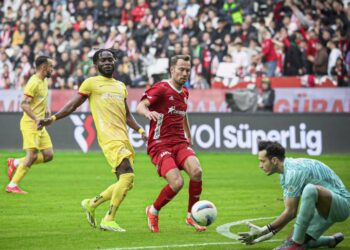 Antalyaspor, evinde Kayserispor’u 2 golle geçti!