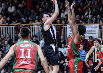 Beşiktaş Fibabanka, Yalovaspor’u deplasmanda farklı geçti