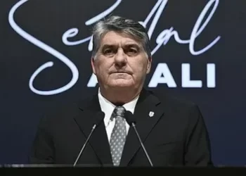 Beşiktaş’ın 37. başkanı olan Serdal Adalı kimdir, kaç yaşında ve aslen nerelidir?