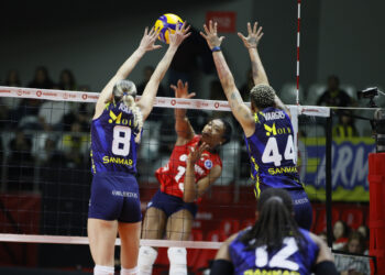 Fenerbahçe Medicana, ilk yarıyı lider bitirdi!