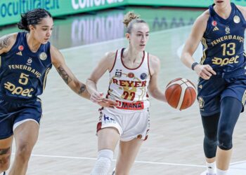 Fenerbahçe Opet, Venezia’yı yenerek namağlup liderliğini sürdürdü!