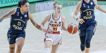 Fenerbahçe Opet, Venezia’yı yenerek namağlup liderliğini sürdürdü!