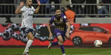 Fenerbahçe, zirve yarışında Eyüpspor’a takıldı!