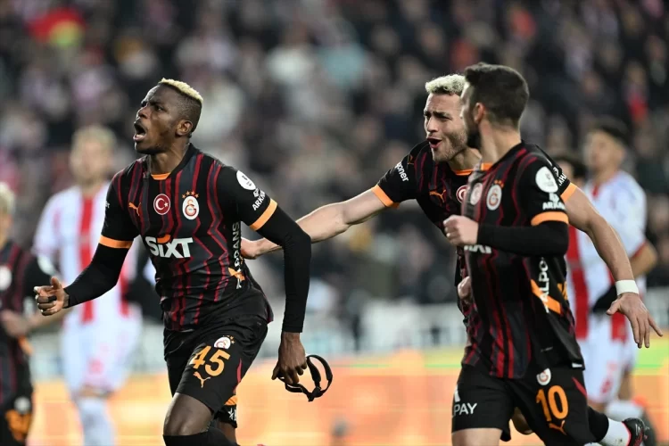 galatasaray sivasspor u deplasmanda 10 kisiyle devirdi habermeydan