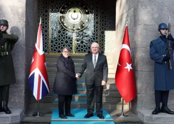 Bakan Güler, Birleşik Krallık Savunma Tedarik ve Sanayi Devlet Bakanı Eagle ile bir araya geldi