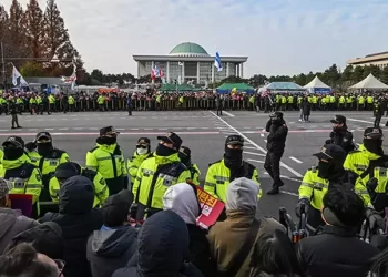Güney Kore’de polislere tutuklama talebi
