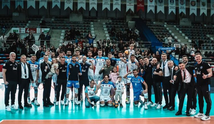 Halkbank, Bursa'yı set vermeden geçti! halkbank bursa yi set vermeden gecti habermeydan e1734197139444