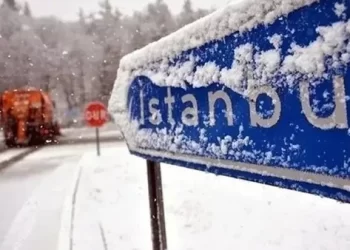 Meteoroloji’den yeni uyarı: İstanbul’a kar yağıyor!