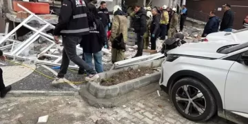 İstanbul’da 14 katlı binada patlama!
