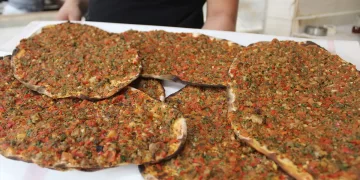 Lahmacun’a hile karıştıran restoranlar ifşa edildi