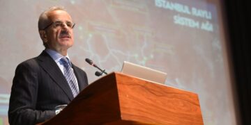 Bakan Uraloğlu: İstanbul’un bin 4 kilometre metro hattına ihtiyacı var
