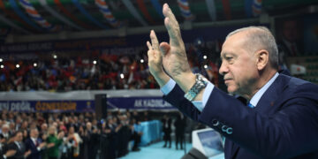 Erdoğan: Varoluş gayemiz milletimizin asırlık beklentilerini hayata geçirmek