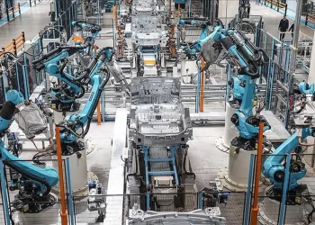 Türkiye, otomotiv ve lojistik sektörleriyle Avrupa ile Asya arasında köprü kuruyor