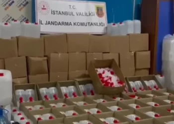 ‘ÇENGEL-8’ Operasyonlarında 28 bin 400 litre sahte alkol ele geçirildi