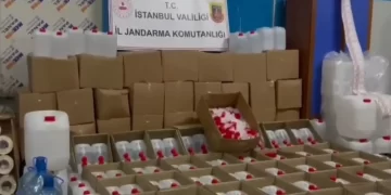 ‘ÇENGEL-8’ Operasyonlarında 28 bin 400 litre sahte alkol ele geçirildi