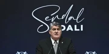 Serdal Adalı, Beşiktaş başkanlığına adaylığını açıkladı!