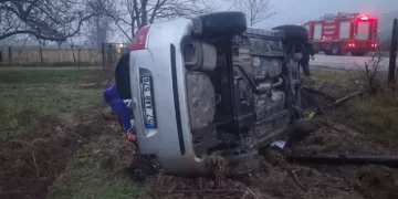 Sinop-Erfelek yolunda otomobil yan yattı: 2 yaralı