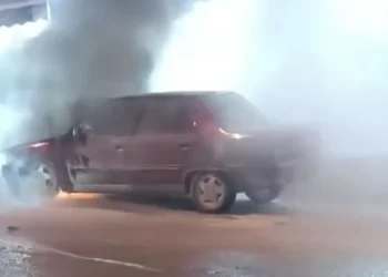 Sinop'ta, araç yangını korkuttu! Sinop’ta, araç yangını korkuttu!