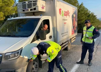 Sinop’ta, kış lastiği denetimleri devam ediyor!