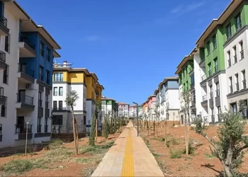 Emlak danışmanları, “sosyal konut seferberliği”ne destek veriyor