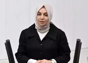 AK Parti’li Usta’dan ‘başörtüsü’ açıklaması