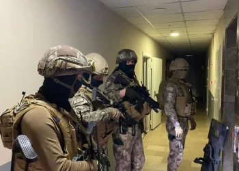 FETÖ’ye yönelik Jandarma tarafından “KISKAÇ-33″ operasyonları düzenlendi