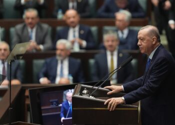 Erdoğan: Kimse benim vatandaşlarımın hayatı üzerinde kumar oynayamaz