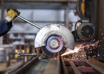 Sanayi üretimi yıllık yüzde 1,5 arttı