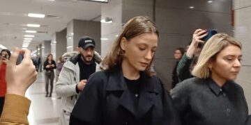 Oyuncu Serenay Sarıkaya ifade vermek için adliyede!