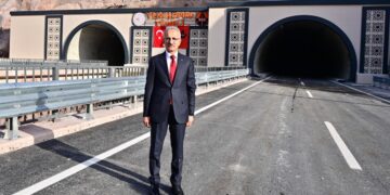 Bakan Uraloğlu: Yeniköprü Tüneli trafiğe açıldı