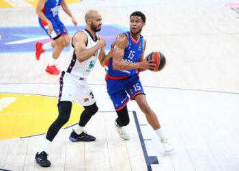 Anadolu Efes, Olimpia Milano’ya 44 sayı fark attı!