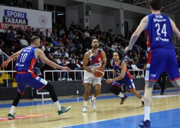Anadolu Efes, ONVO Büyükçekmece’ye son saniyede kaybetti!