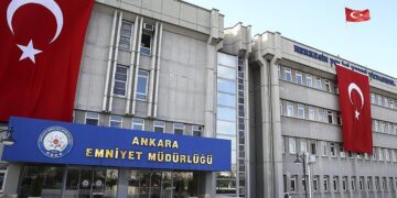 İçişleri Bakanı Yerlikaya, polis müdürleri Alp Arslan ve Oben Özay’ın ihraçlarını onayladı