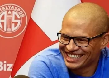 Antalyaspor, Alex De Souza ile yollarını ayırdı!